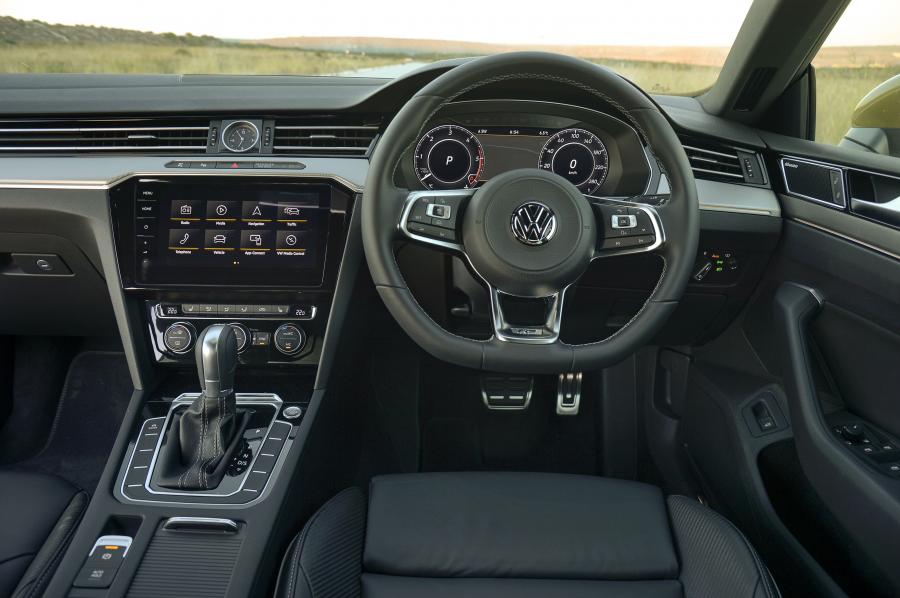 Торпедо Volkswagen Arteon R-Line 2018 года  (ZA) (фото 18 из 25)